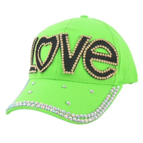 Спортна шапка с надпис LOVE 4